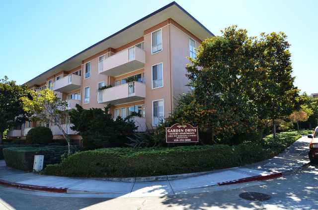 Sep. 2016 Listing: 1 Bedroom apartment for $2,295 per month.